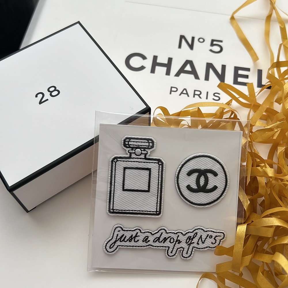 CHANEL Advent Calender Box 28